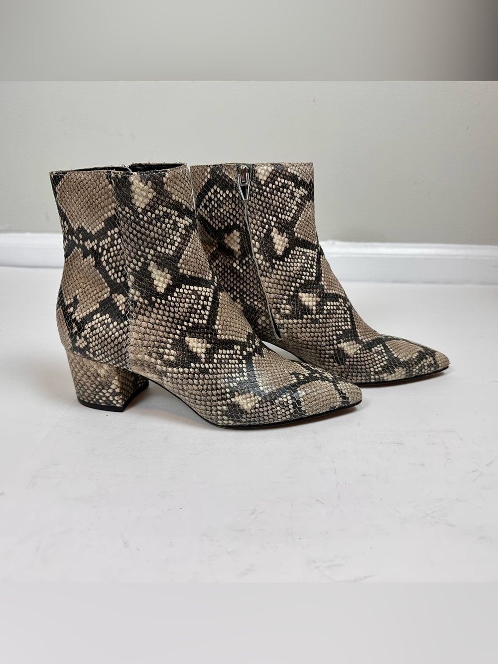Dolce Vita Bel Snakeskin Python Print Pointed Toe Block Heel Ankle Booties Sz 6
